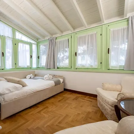 Mainard, Traviata Historic Apartamento *