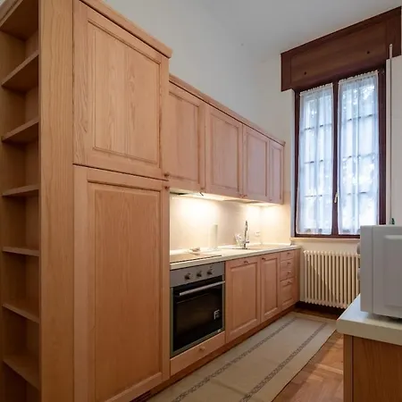 Mainard, Traviata Historic Appartement